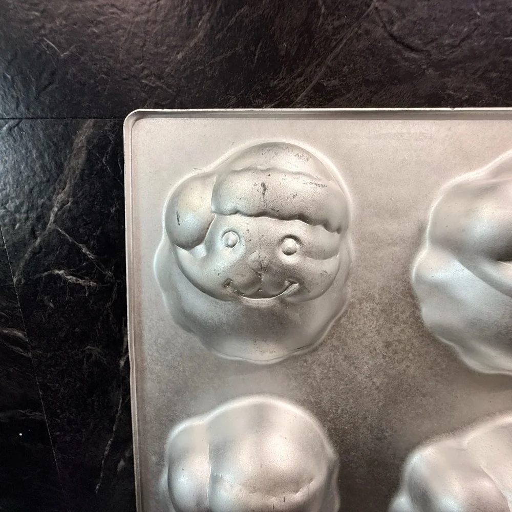 AMSCAN INC Santa Claus Mold Pan (Set of 2)